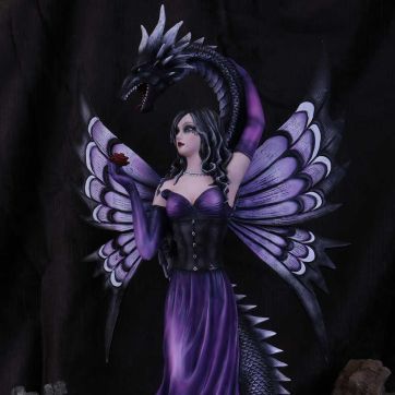 Guardian's Embrace. 60cm